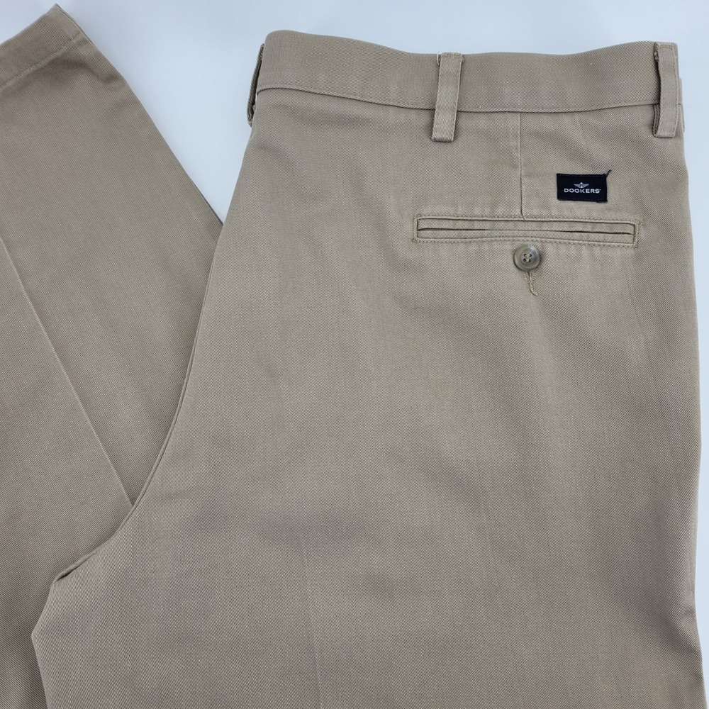 Dockers Mens 44x32 Pleated Classic Fit Khaki Chino Pants Tan Preppy Office